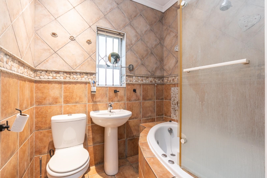 4 Bedroom Property for Sale in Brooklyn Western Cape